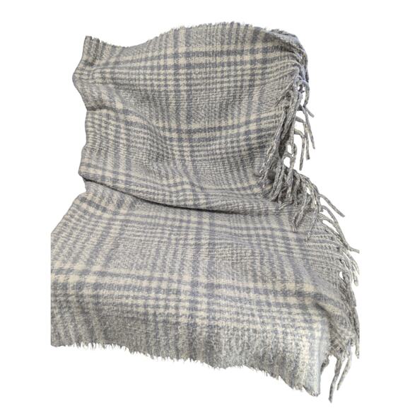 NWOT! MAGASCHONI HOME! ETHEREALLY FLUFFY WOOL BLEND CREAM, GRAY THROW BLANKET! - Picture 5 of 12